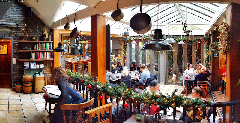 Konnigans — London