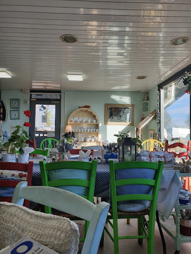 Lake View Cafe