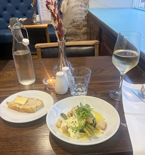 Lawson's Bar & Bistro