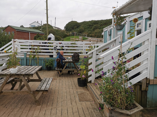 Manvers Lake Cafe