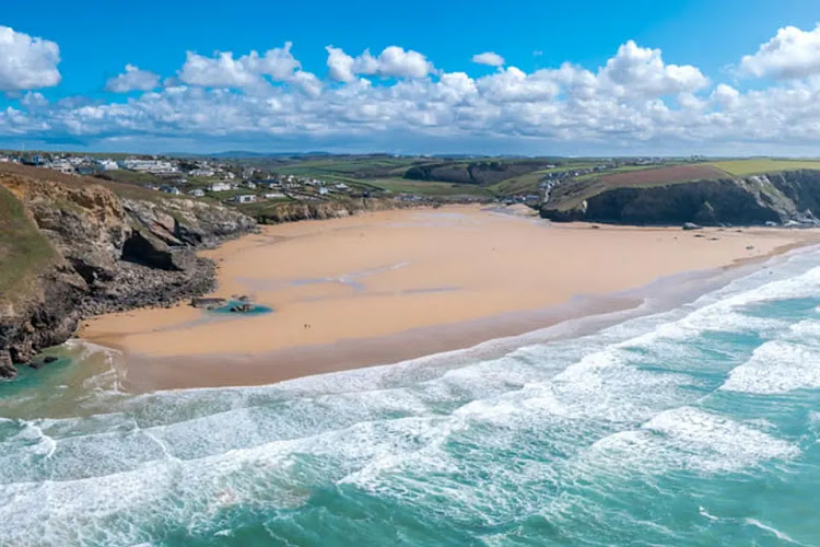 Mawgan Porth Beach