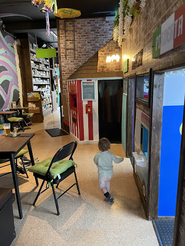 Meeple Play Cafe & Bar