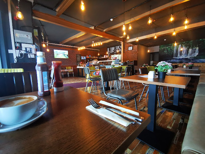 Metchy's Cafe & Bar