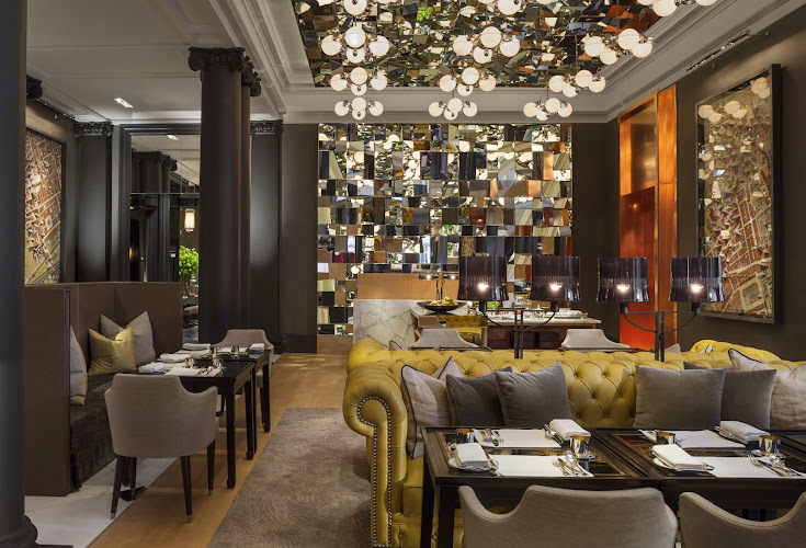 Mirror Room — London
