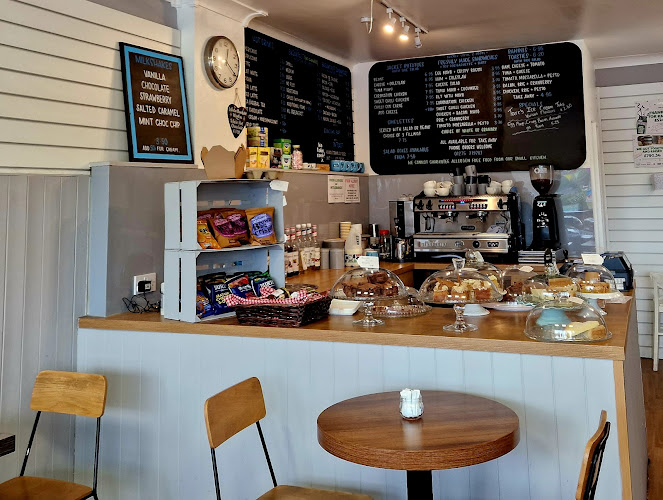 Moo's Cafe — Bristol