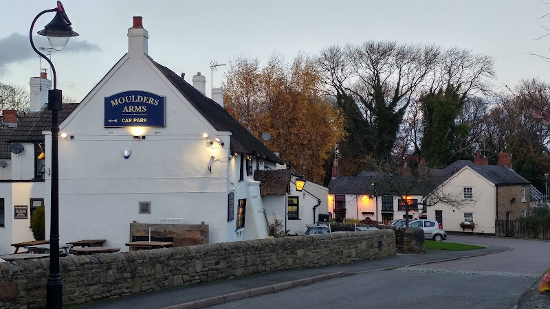 Moulders Arms aka "THE THACK" — Alfreton