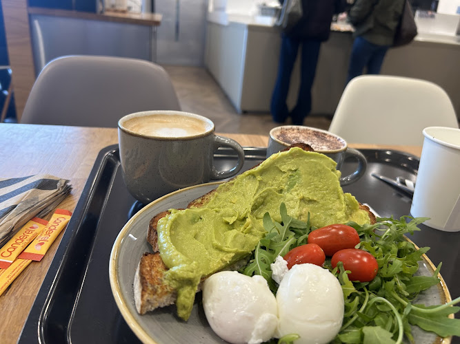 M&S Café