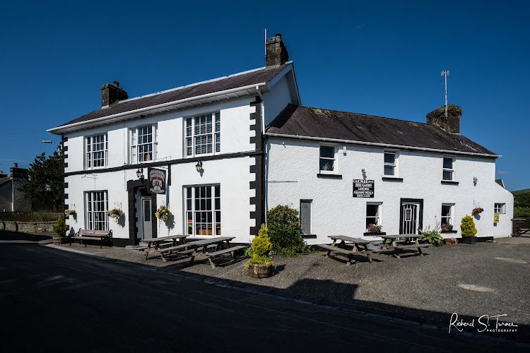 Neuadd Fawr Arms