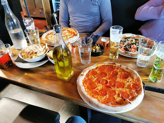 Nico's Pizzeria Restaurant