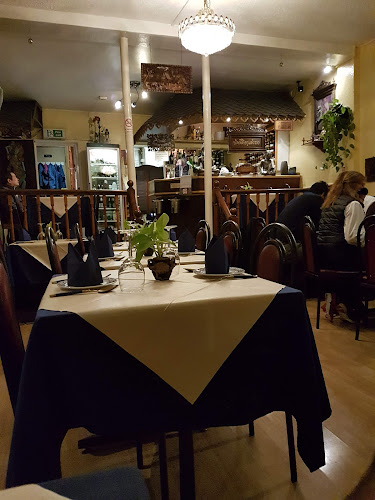 Nid Ting Thai — Archway