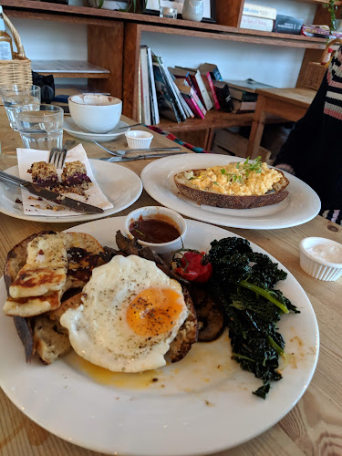 No12 Easton · Cafe