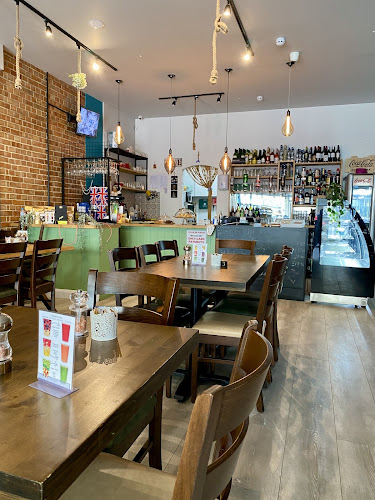 Nuvit Cafe & Bistro