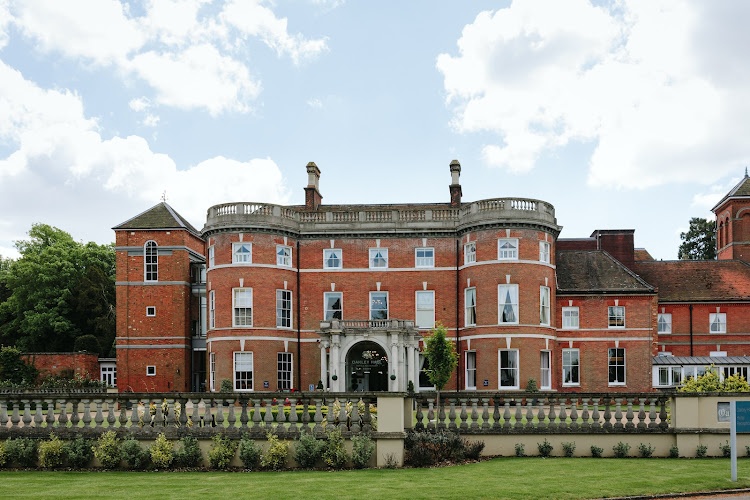 Oakley Hall Hotel — Basingstoke