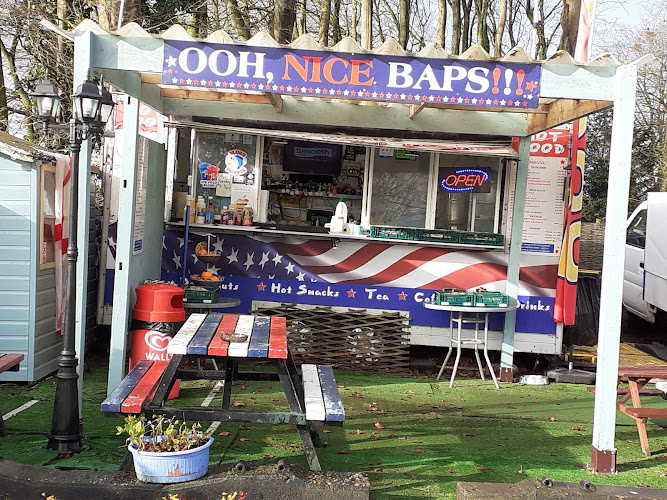 Ooh, nice baps! — Blandford Forum