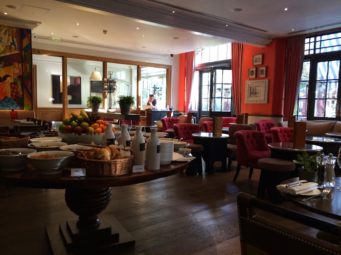 Oscar Bar & Restaurant