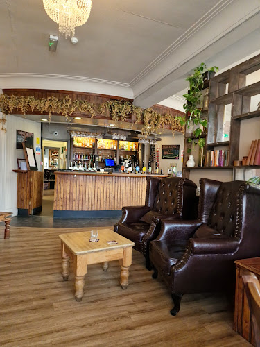 Oscar's Inn — Newark