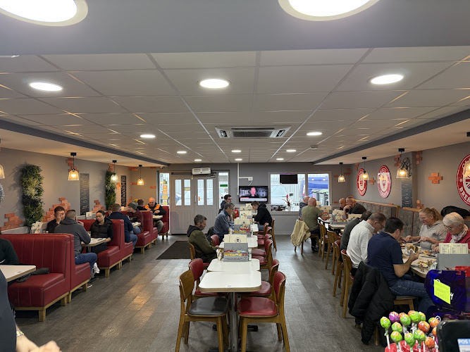 Ozzie’s Big Breakfast Ferndown