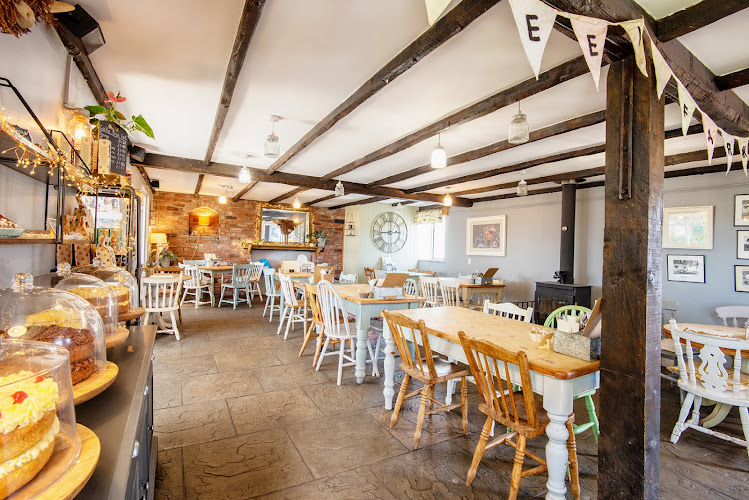 Peel Farm - From farm roots to full countryside escape.
