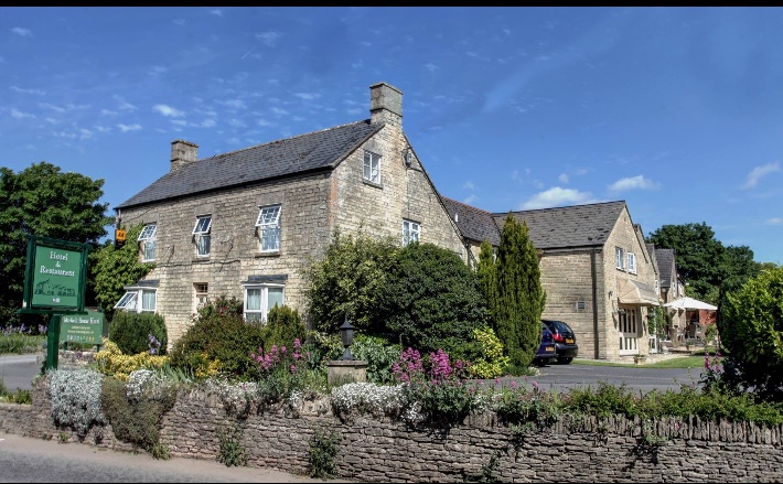 Pettifers Hotel — Malmesbury