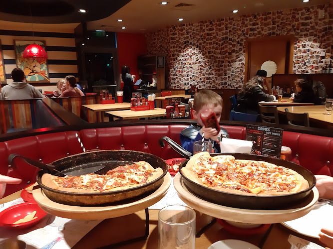 Pizza Hut Restaurants Meridian Leisure Park — Leicester