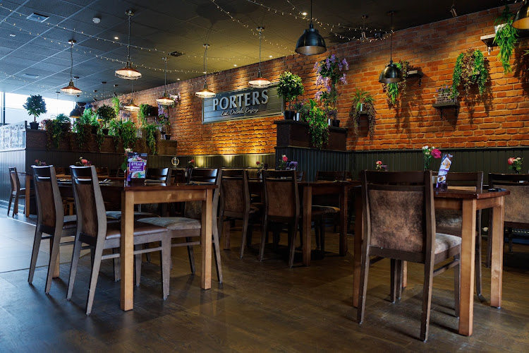Porters Bar & Restaurant