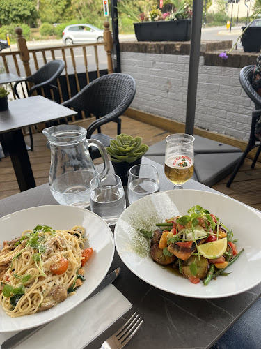 Privé Bar Restaurant
