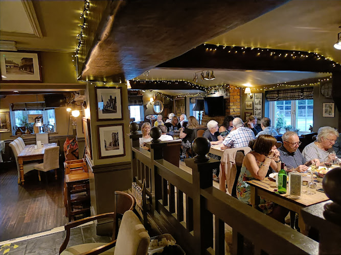 Queens Head Longford — Gloucester