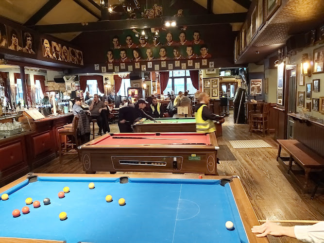 Queens Vaults - JW Bassett Pub — Cardiff