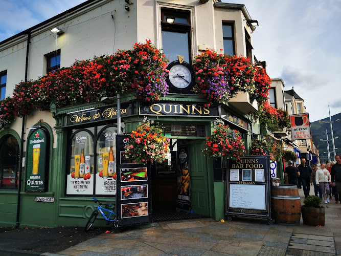 Quinns Bar
