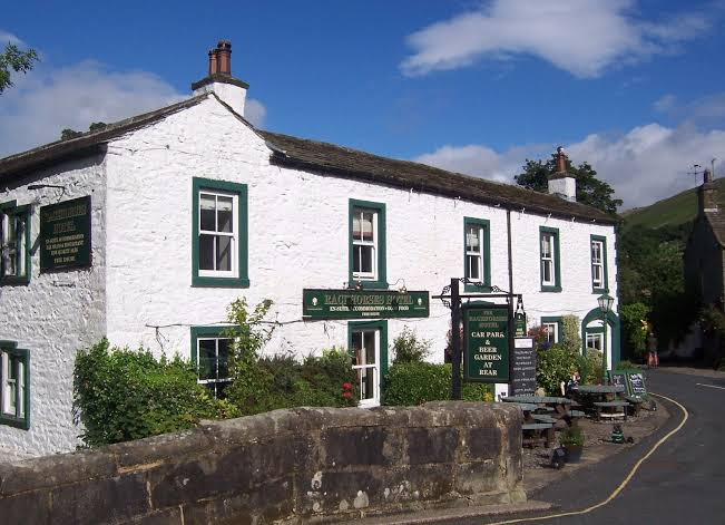 Racehorses Hotel