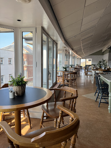 Rebos Play & Restaurant
