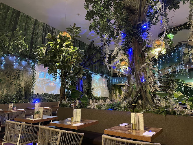 Restaurant At The Woods