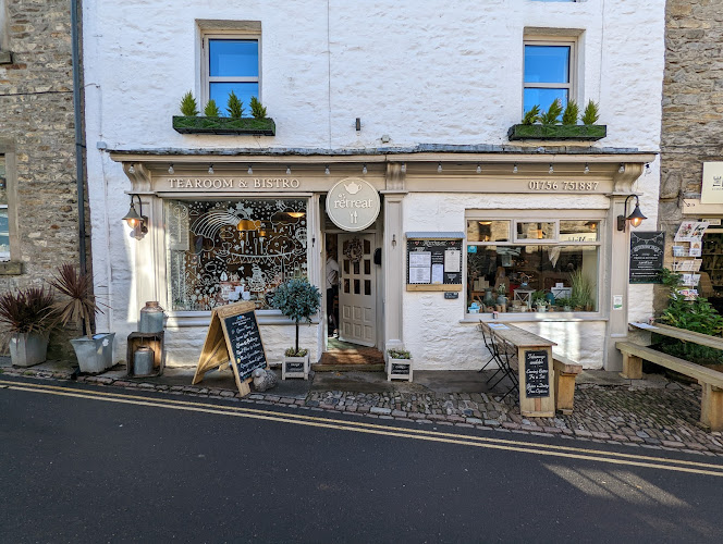 Retreat Coffee, Kitchen & Accommodation