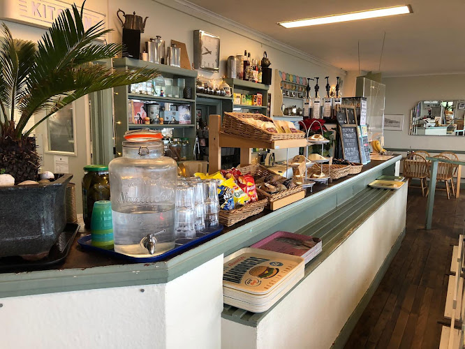 Roedean Cafe & Mini Golf Course - Brighton beach — Brighton