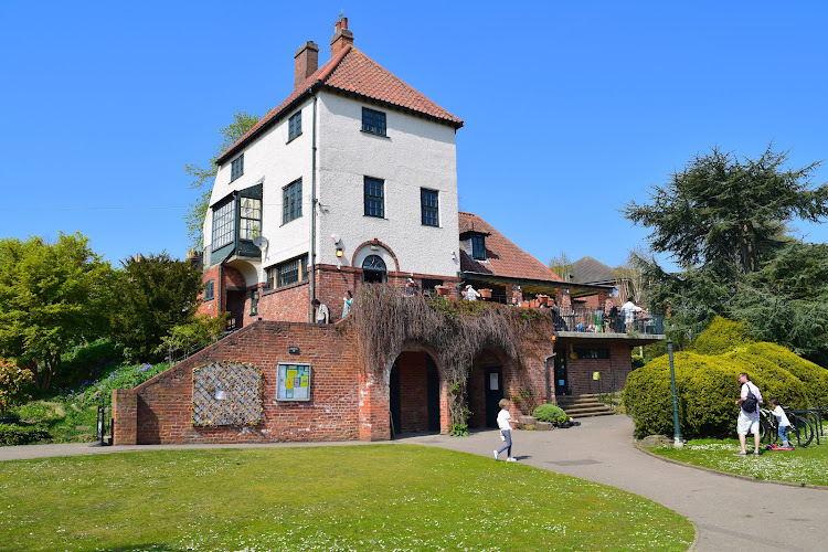 Rowntree Park Reading Cafe — York
