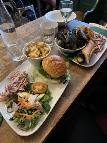Sam's Fowey