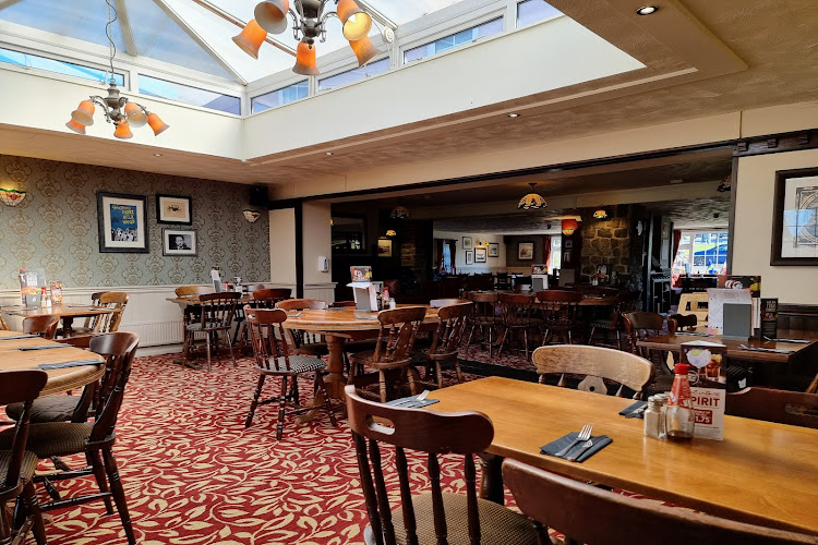 Savoy Country Inn — Carmarthen