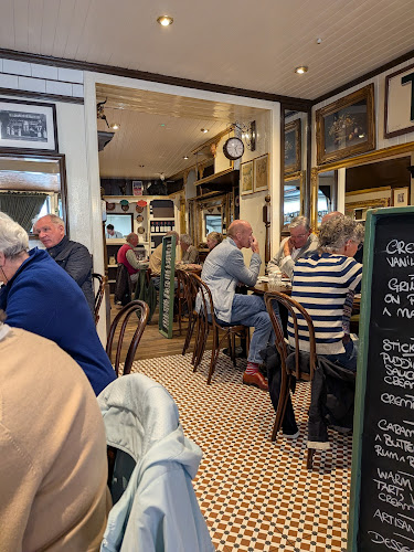 Scott's Of Kelso — Kelso