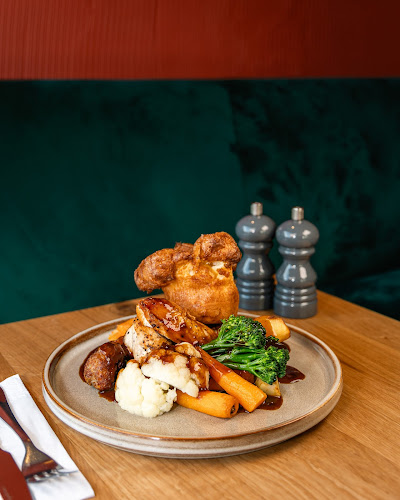 Seven Hills Restaurant, Bar & Terrace