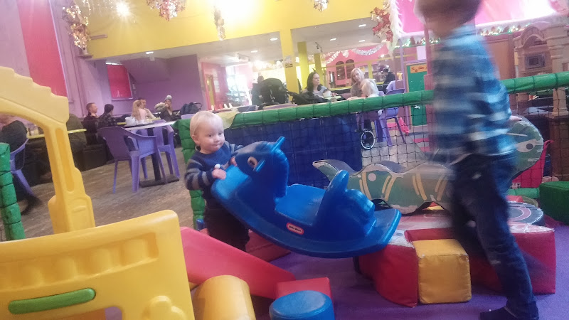 Shakees Play Cafe — Taunton