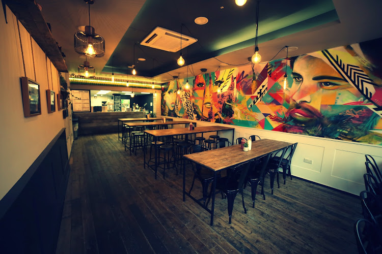 SmashnBird - (Botanic Avenue)