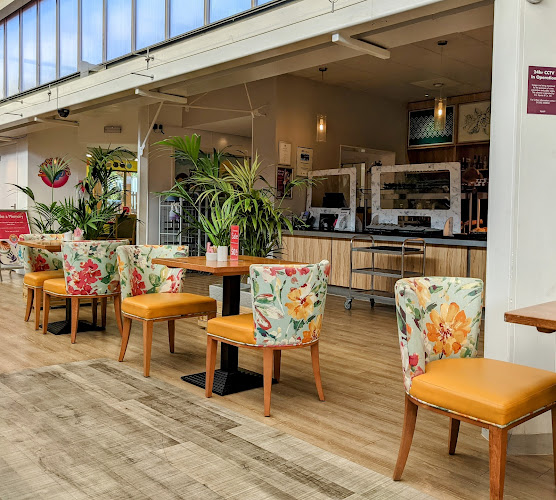 Squire's Garden Centre — Farnham