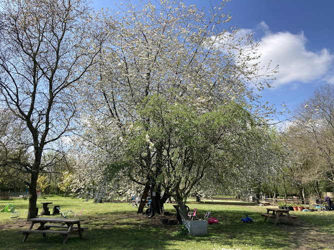 The Acorn Hut Farm Shop, Plant Centre & The Squirrels Rest Cafe & Takeaway