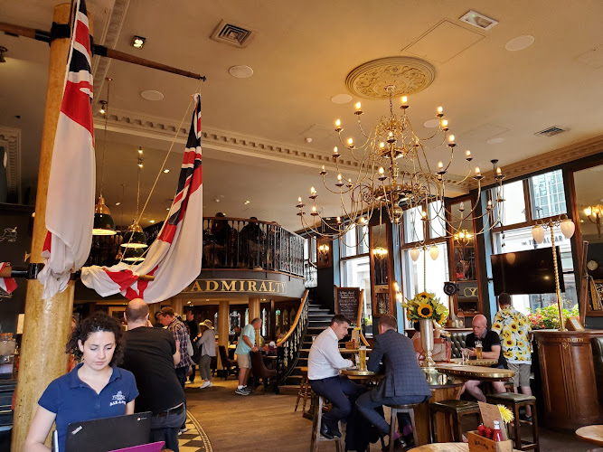 The Admiralty, Trafalgar Square — Covent Garden