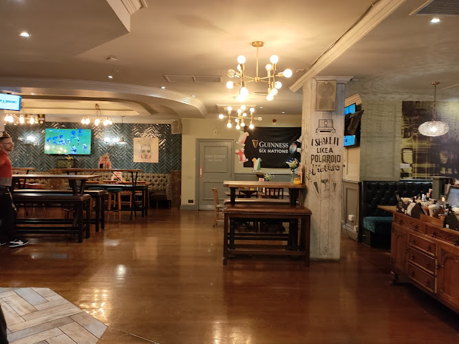 The Bay and Bracket, Victoria — London