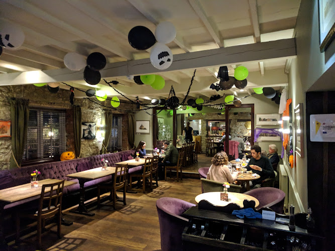 The Bear & Ragged Staff