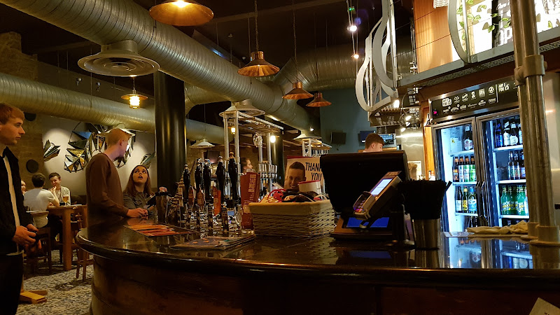 The Benjamin Huntsman - JD Wetherspoon — Sheffield