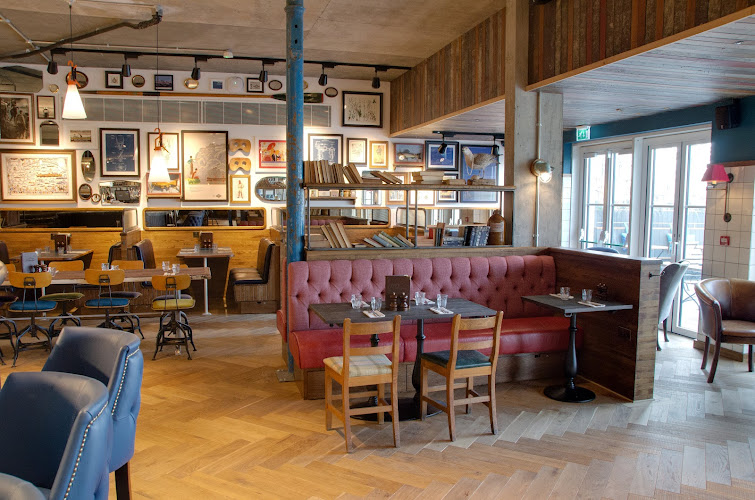 The Blue Boat, Fulham Reach — London