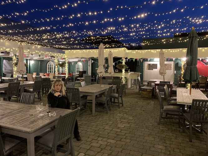 The Clissold Arms — East Finchley