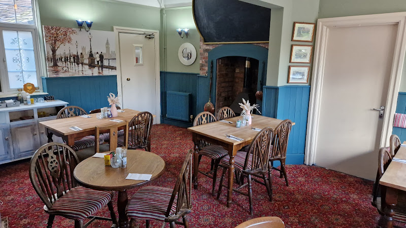 The Cottage Tavern — Warwick
